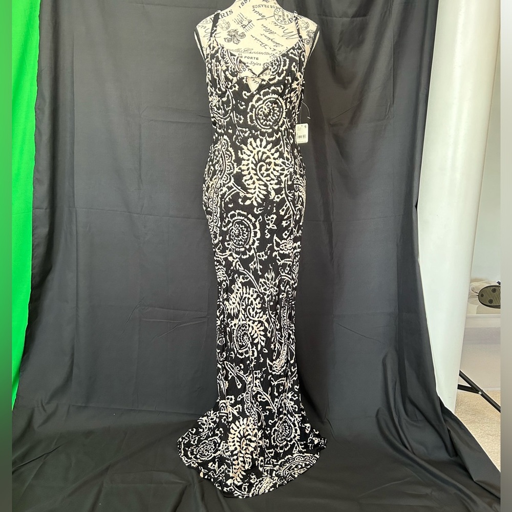 Black & White Printed Sleeveless Evening Gown